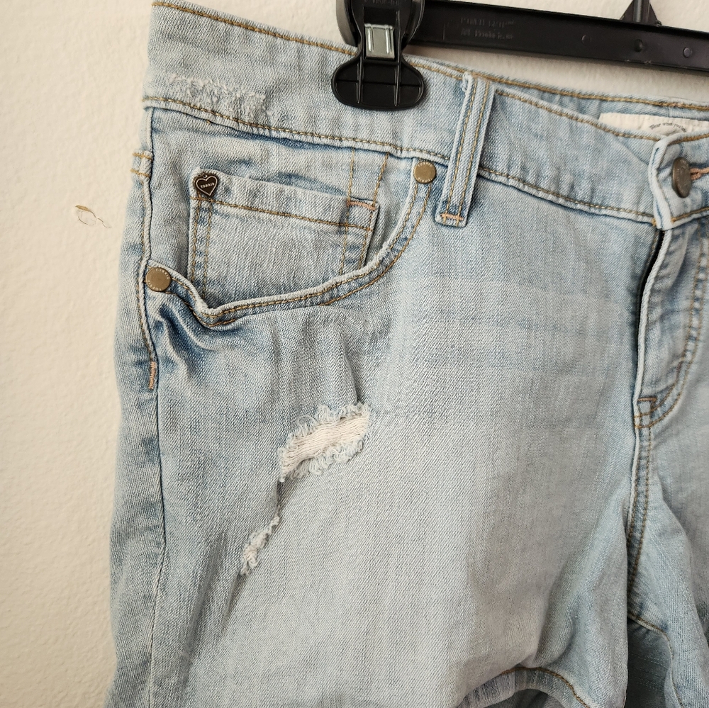 Torrid Women's Shorts 3.5" Light Wash Blue Size 18 - Picture 3 of 7